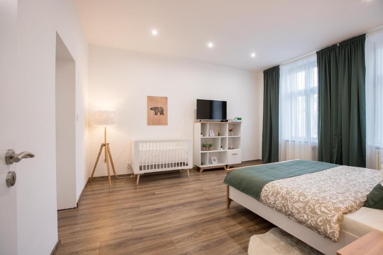 Family Apartment Острава Екстер'єр фото