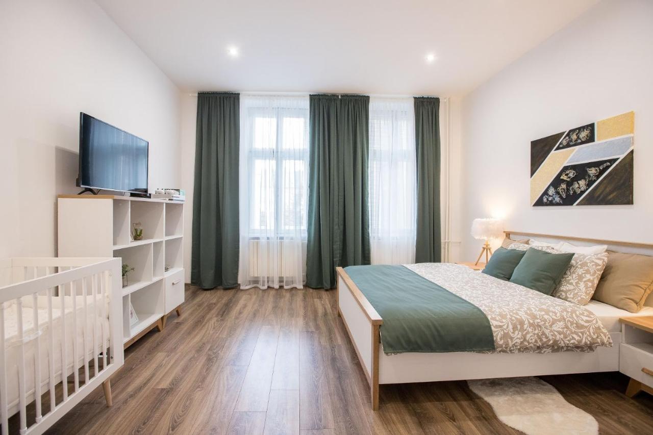 Family Apartment Острава Екстер'єр фото