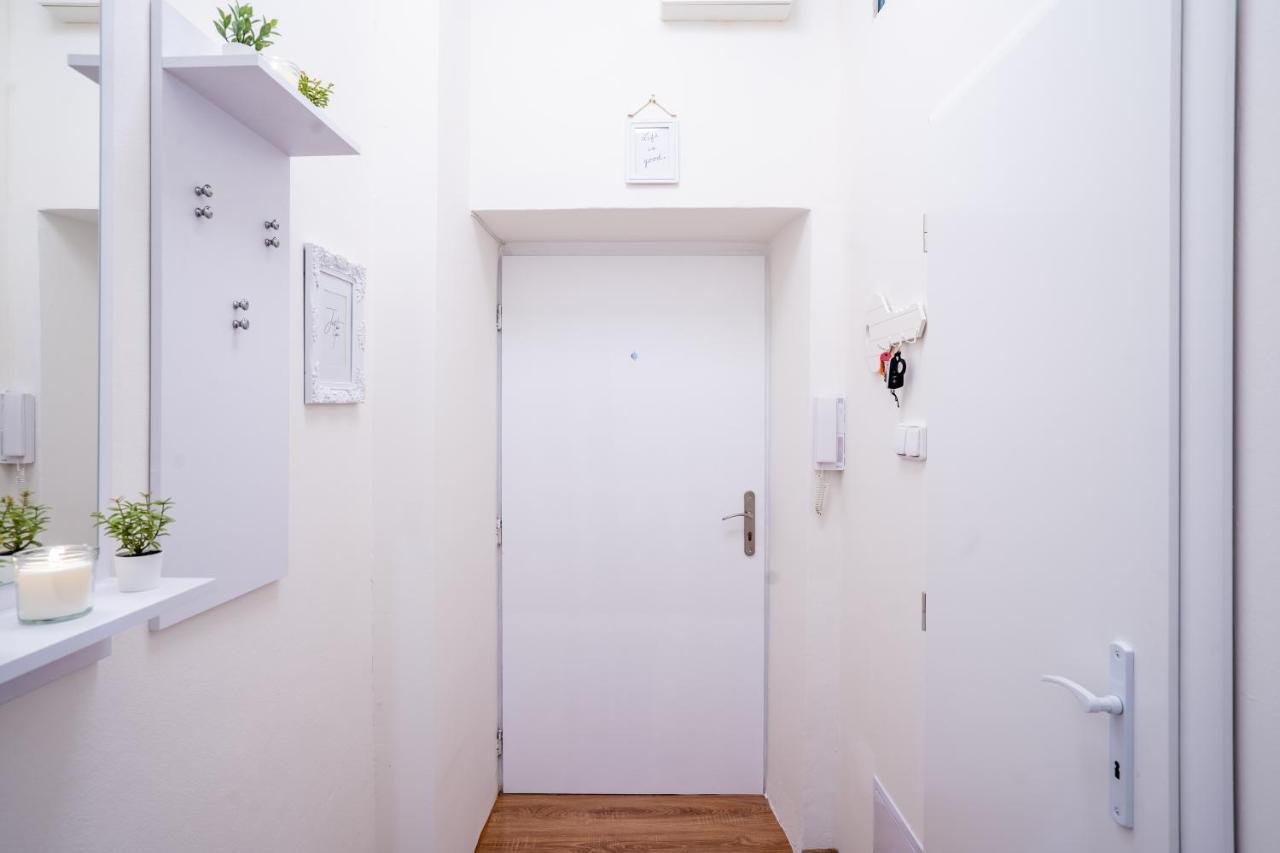 Family Apartment Острава Екстер'єр фото