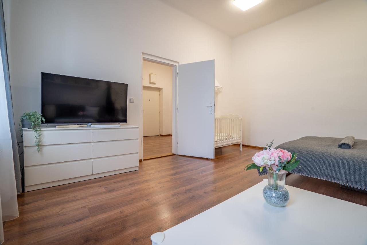 Family Apartment Острава Екстер'єр фото