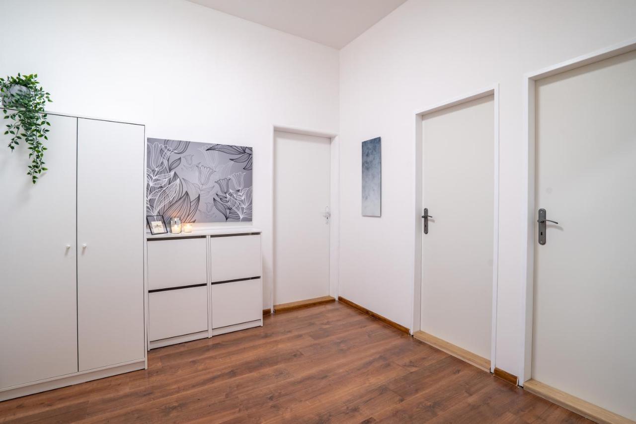 Family Apartment Острава Екстер'єр фото